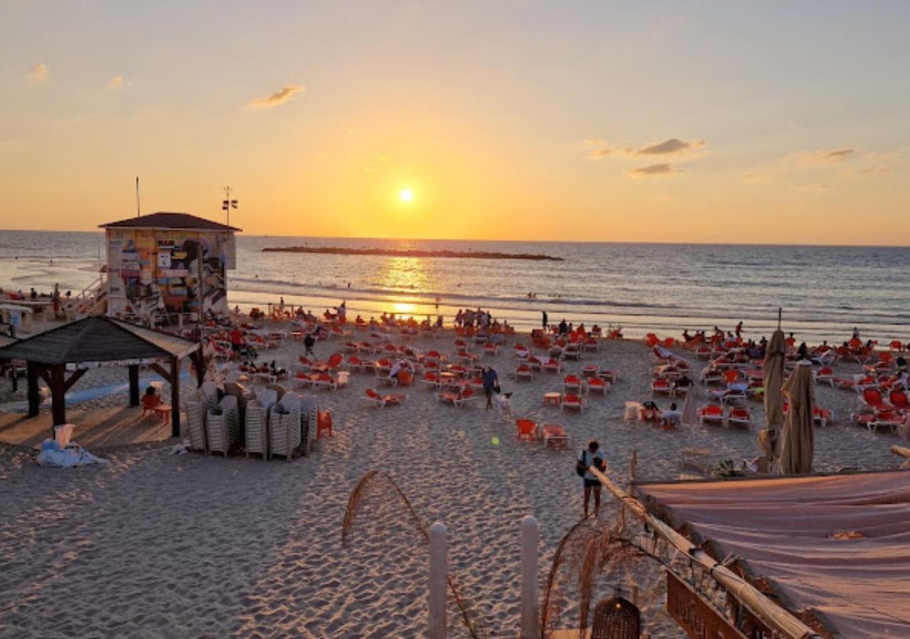 1B Patio Beach House Premium Location W/2 Balcony Tel Aviv Exterior photo