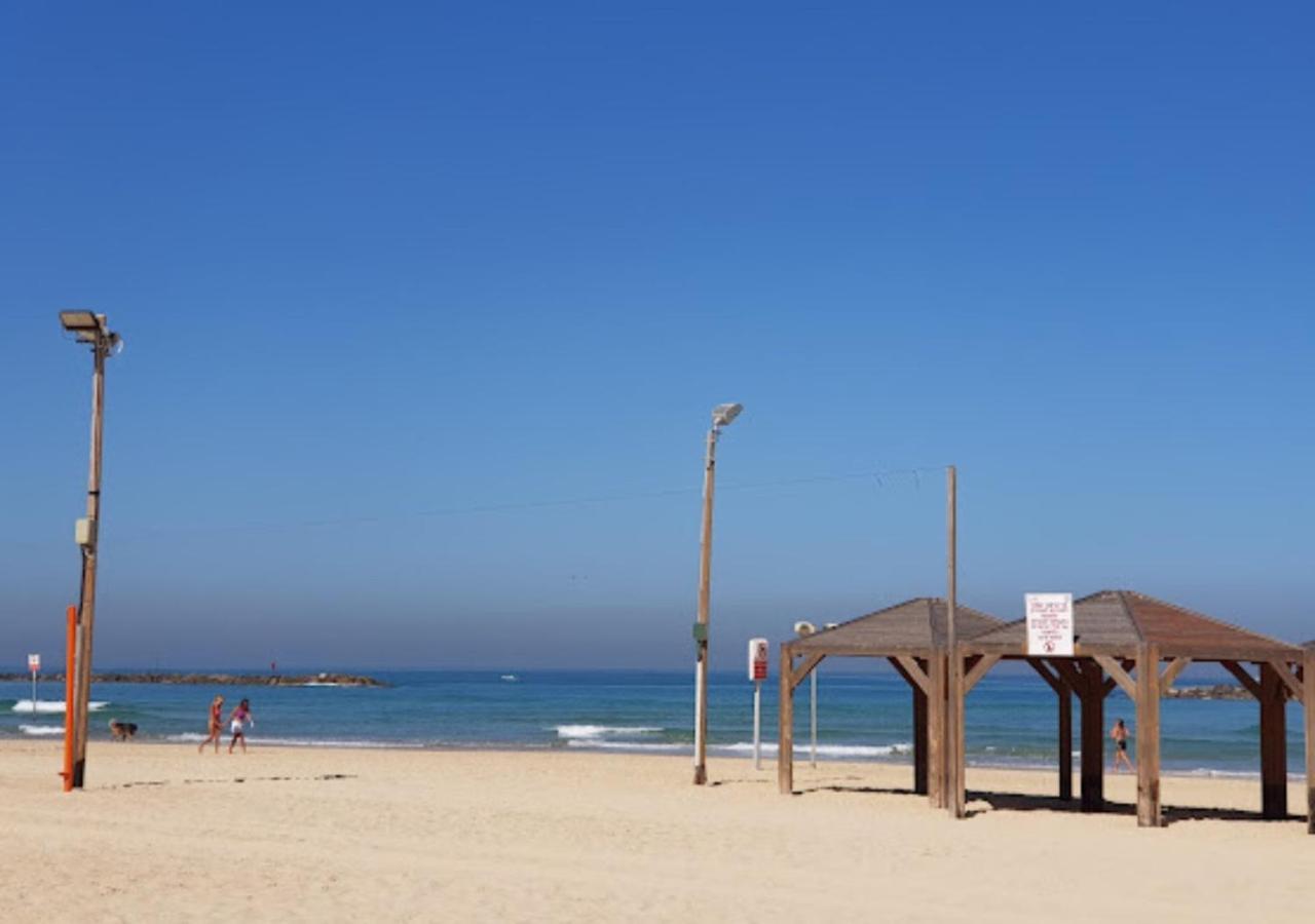 1B Patio Beach House Premium Location W/2 Balcony Tel Aviv Exterior photo